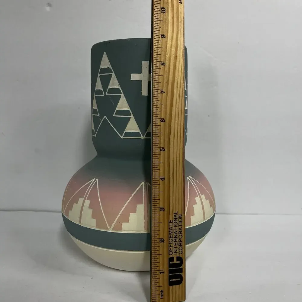 sioux pottery vase signed high‎ elk 9 inches blue pink white